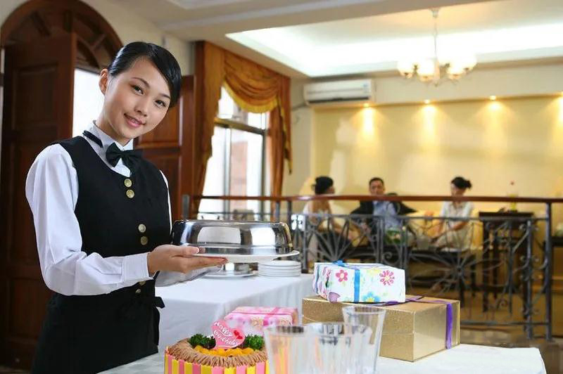 新加坡:豪华五zui酒店餐饮服务生!